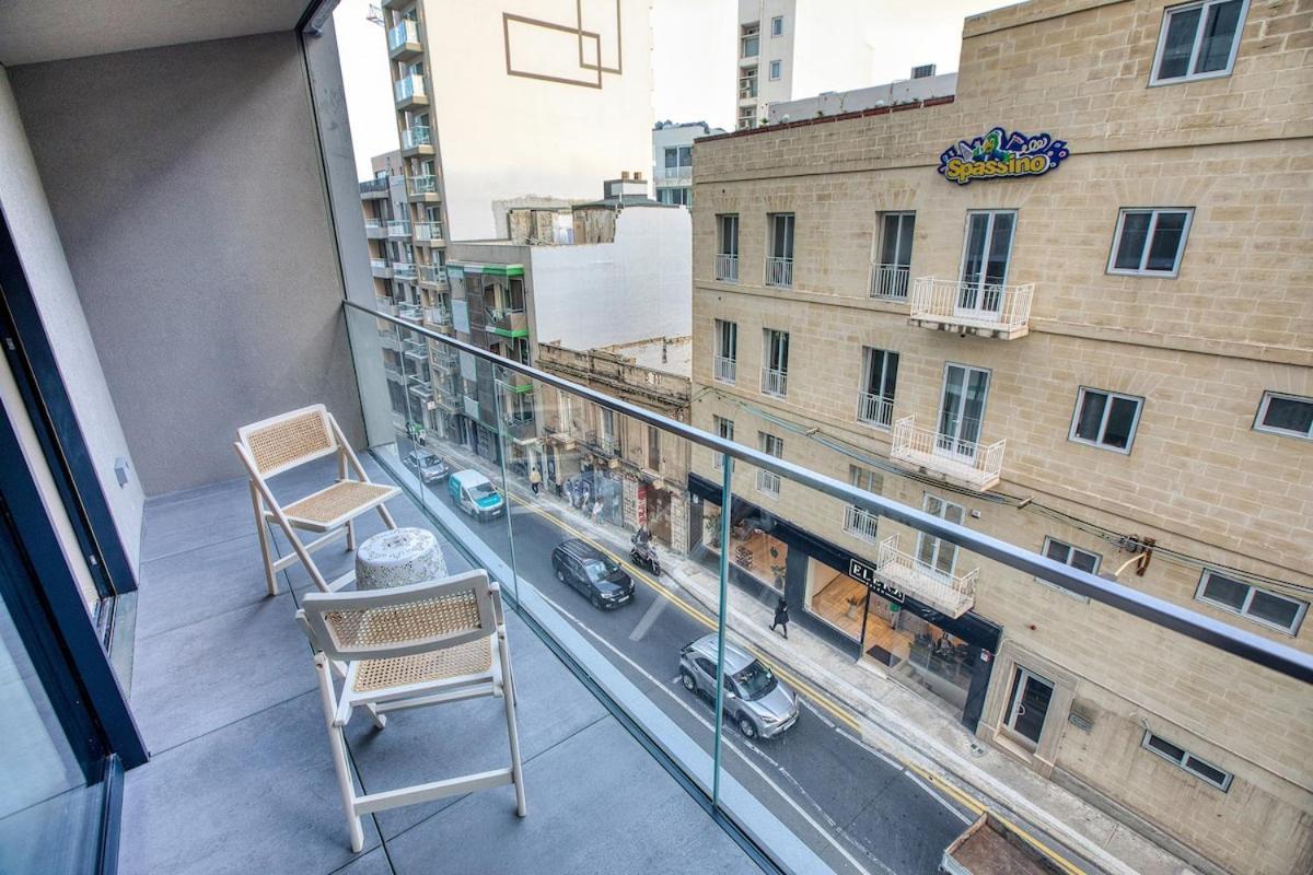 Stunning In The Iconic Mercury Tower Apartment